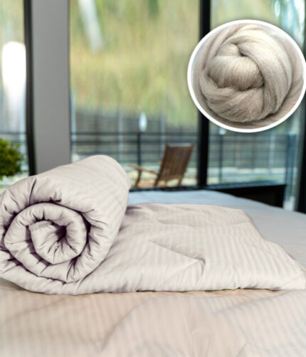 PILOTĂ MATLASATĂ LÂNĂ DAMASC 100% NATURAL – DE IARNĂ – CREM